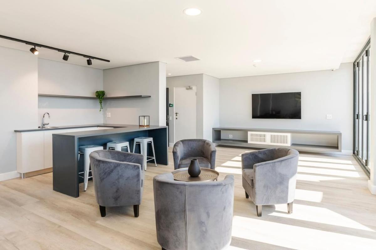 Artistic Escape In Woodstock: Mountain Views Pool Appartement Le Cap